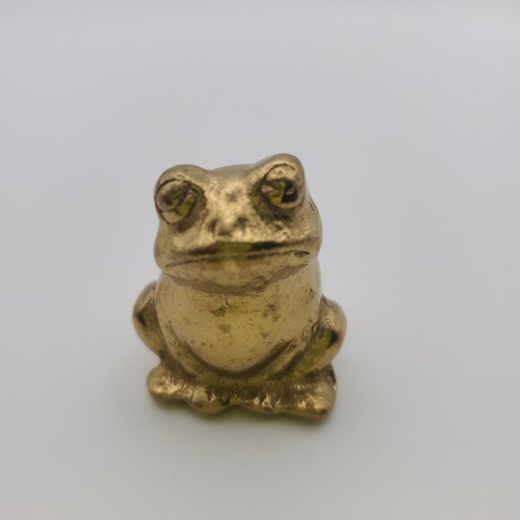 THAT FACE! SOLID BRASS Frog Toad Miniature Figurine Collectible Rustic Gold Cute - Picture 5 of 5